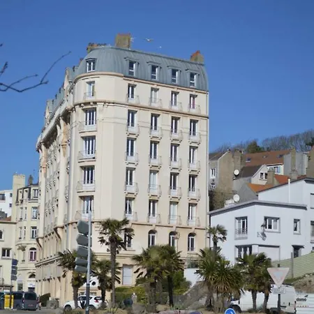 Montecristo Bådhotel *